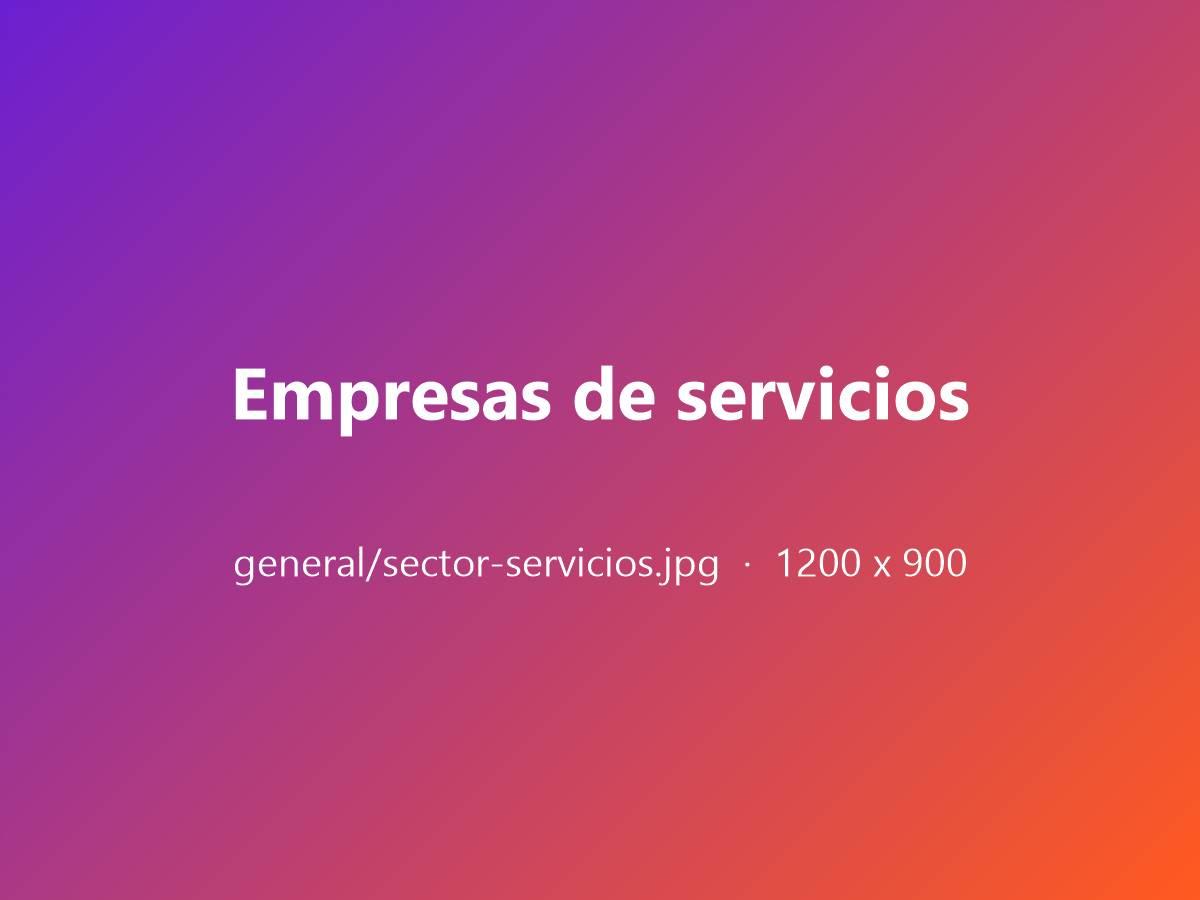 Profesionales en una reunión de trabajo en su oficina
